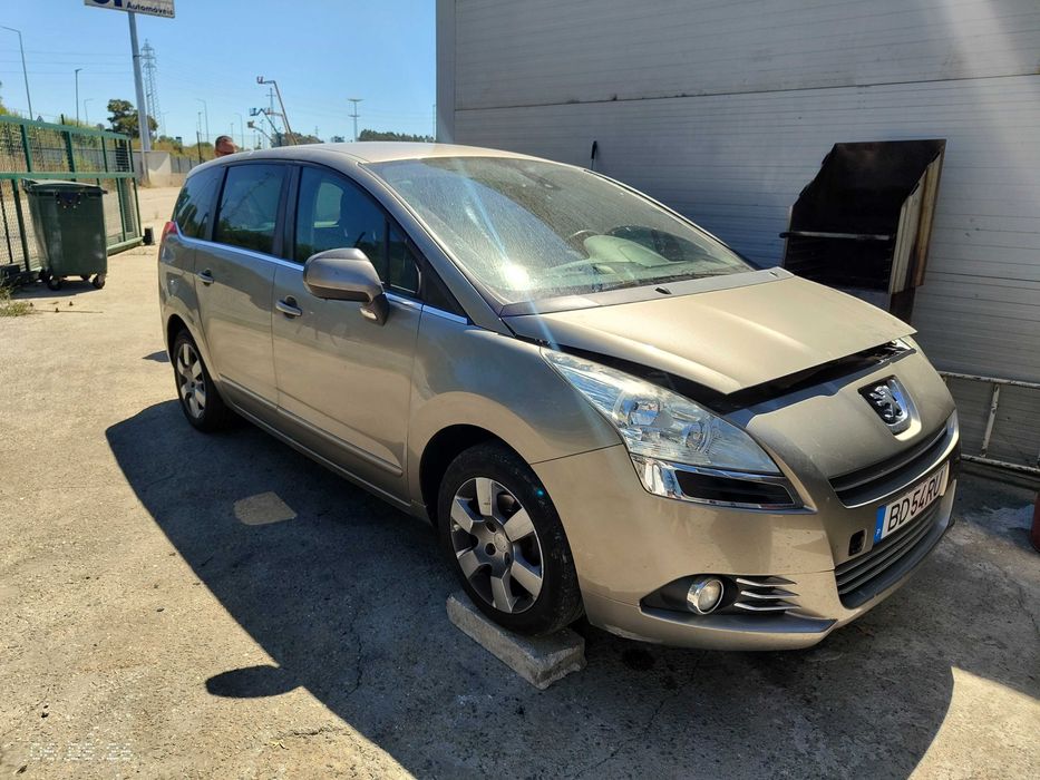 Peugeot 5008 1.6hdi c/ avaria