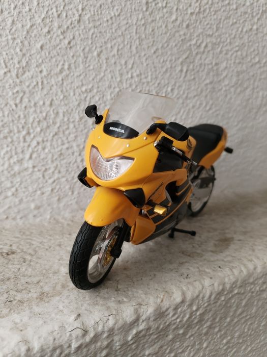 Miniatura Honda CBR