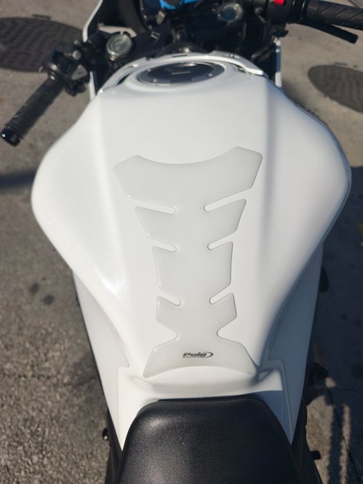 CBR 650r branca 7000 neg
