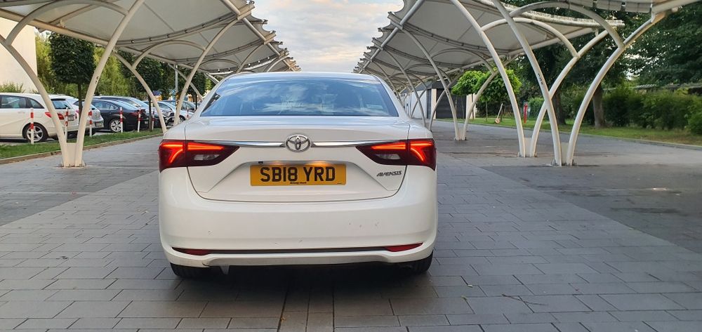 Toyota avensis 2.0 d 4 d 2018 anglik