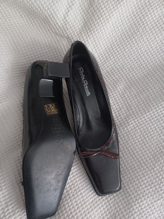 Eleganckie buty na niskim obcasie skórzane roz. 38