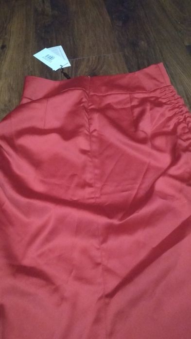 Nowa satynowa spódnica r. 40 okazje święta sylwester