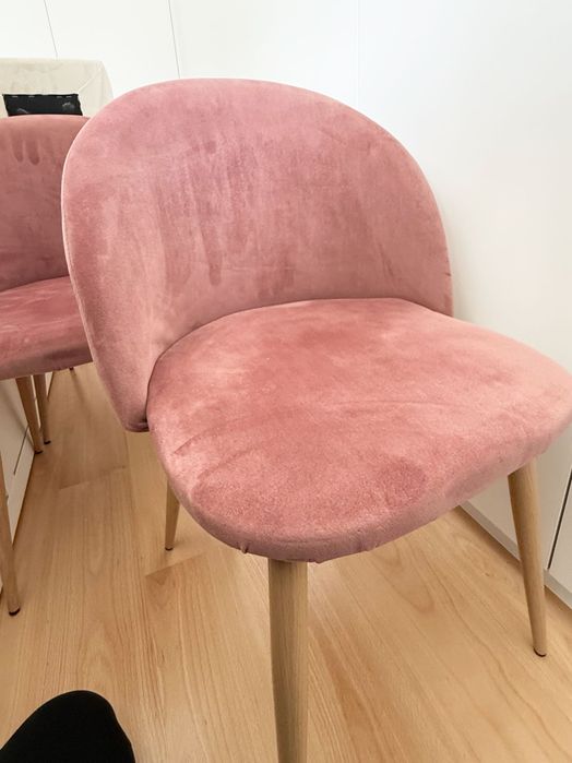 MESA de jantar extensivel e 6 CADEIRAS veludo