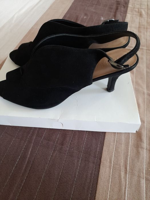 Sandały zamszowe czarne roz 7 Footglove