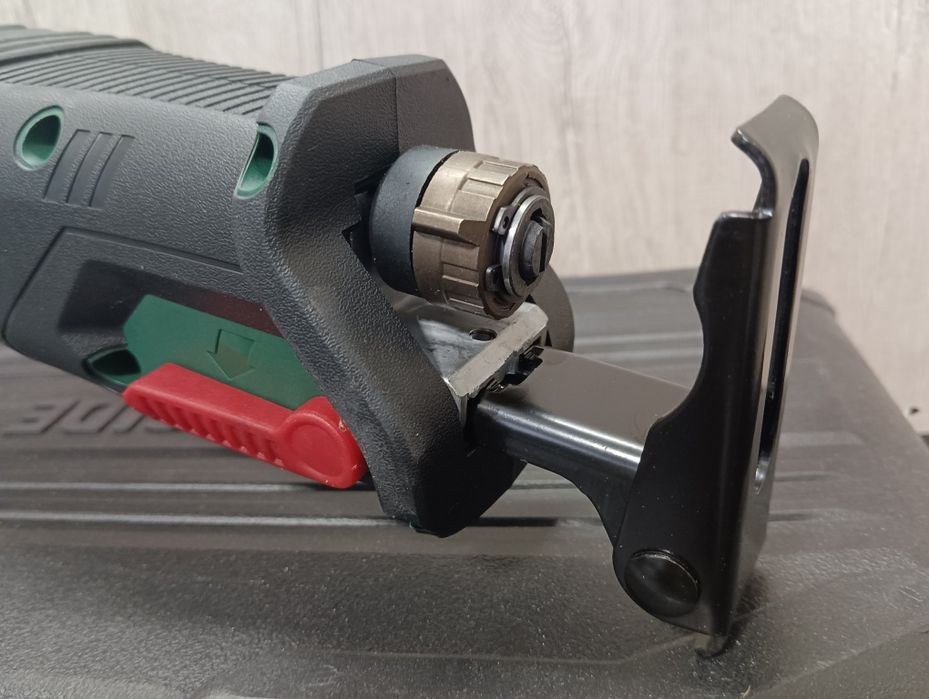 Акумуляторна шабельна пила PARKSIDE PSSA 20-Li B2