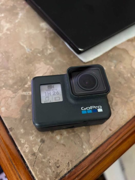 GoPro Hero 6 Black, cartão SD e acessórios
