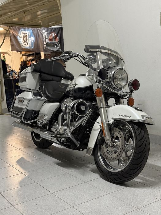 Harley davidson road king police