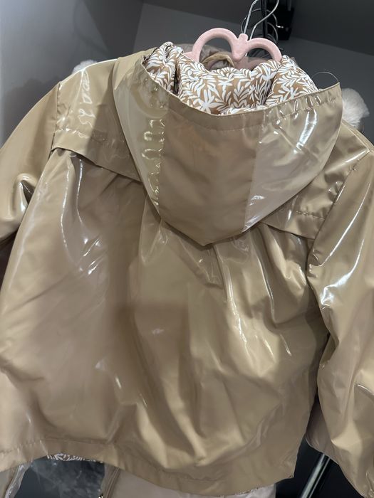 Дощовик на дівчинку