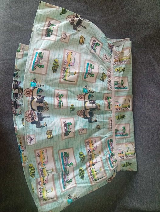 Colcha de cama individual/ divã, com combóios e carruagens