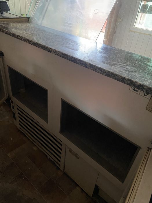 Холодильна вітрина