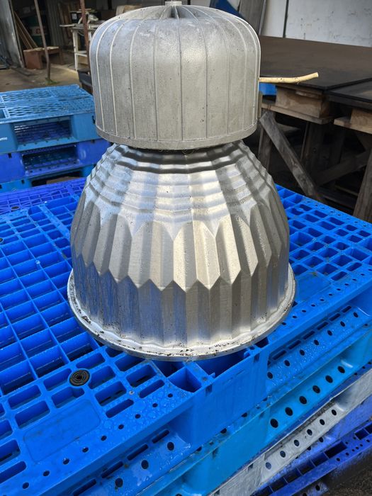 Candeeiro industrial