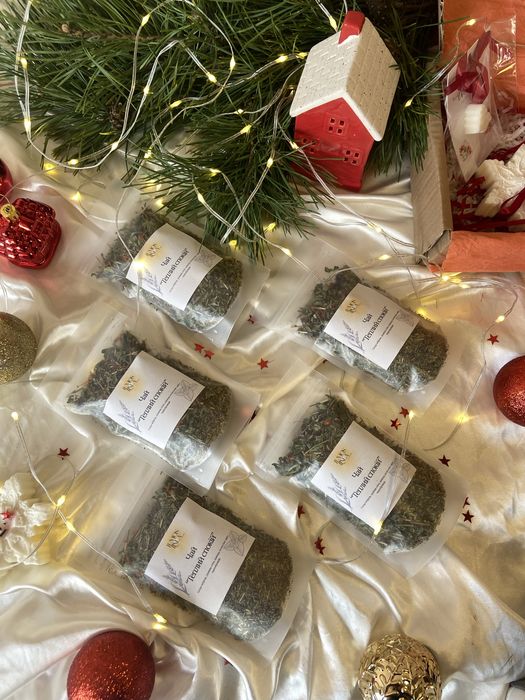 Подарунковий бокс -крем-мед, чай, аромасаше