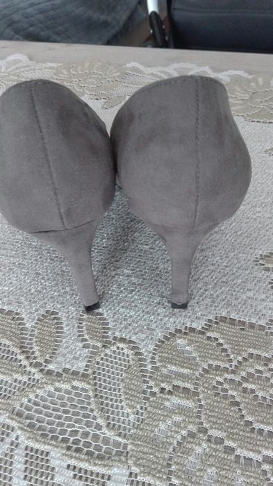 Buty  damskie nowe 37