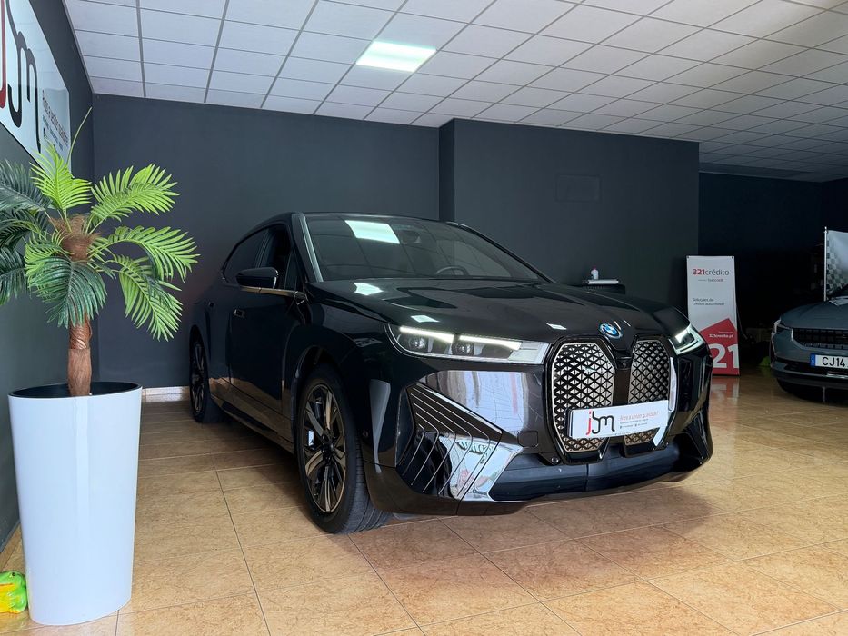 BMW iX xDrive 50 Pack Desportivo