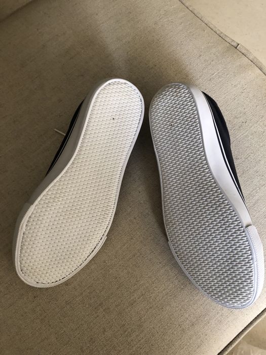 Tenis azuis escuros