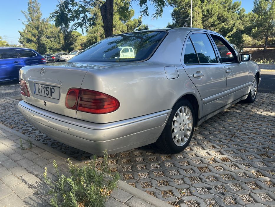 Mercedez-Benz C220