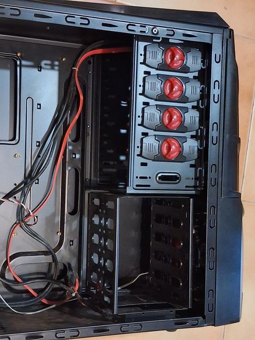 Caixa Gaming com duas ventoinhas