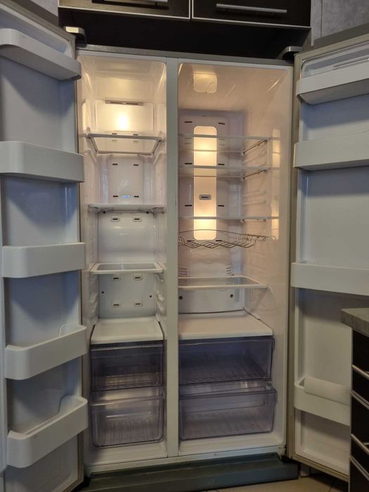 Холодильник Samsung side by side