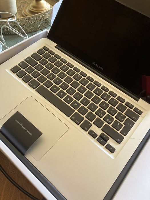 MacBook Pro 13  z ładowarką i oryginalnym pudełku