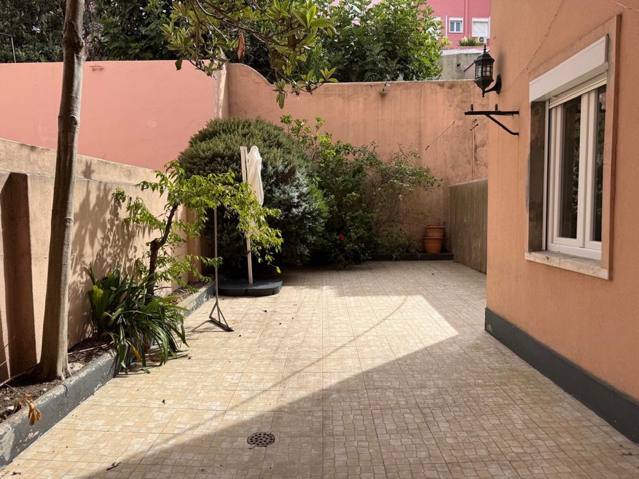 Apartamento T3 para arrendamento em Entrecampos, Lisboa