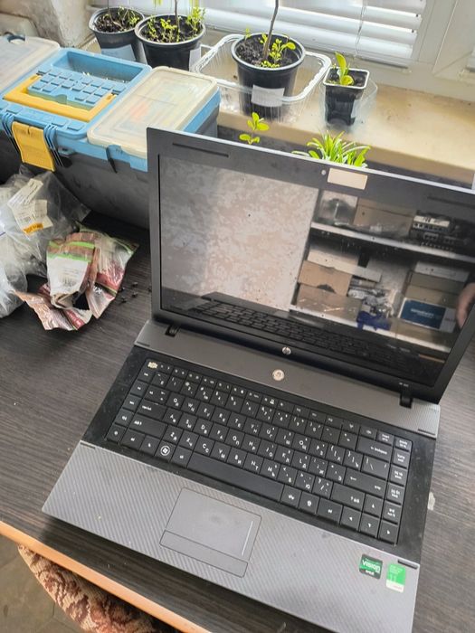 Ноутбук Asus X553M та HP 625