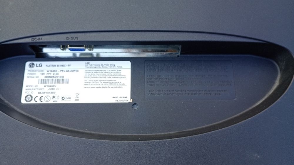 Монітор LG Flatron W1943C 19” б/у, чудовий стан, з усіма кабелями