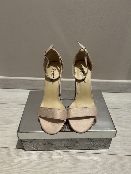 Buty na obcasie r 39 dl.wkl. 23,5-24 cm nowe