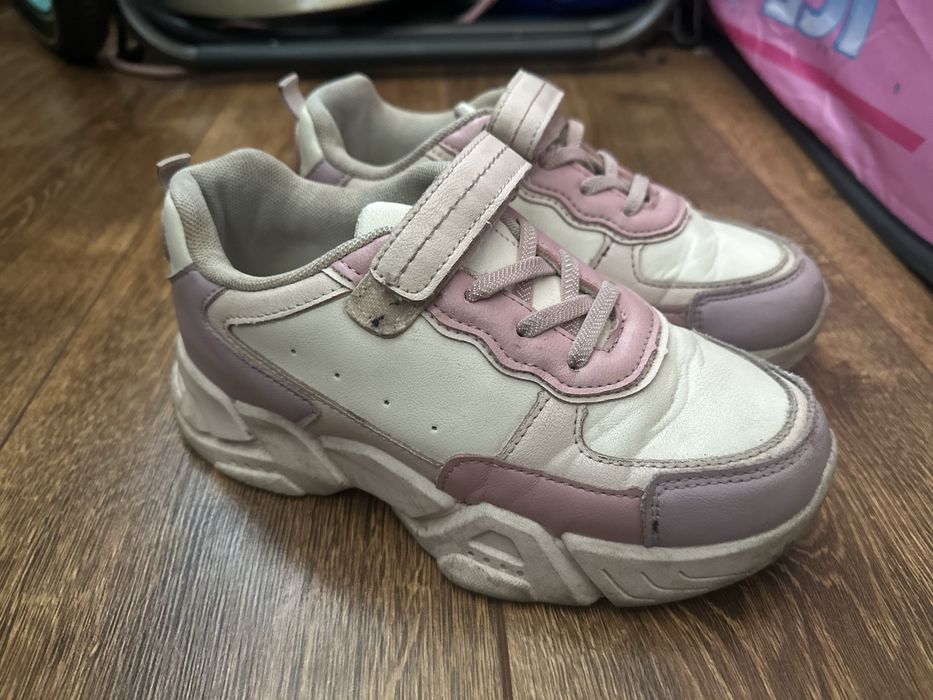 Кросівки для дівчинки 34 р