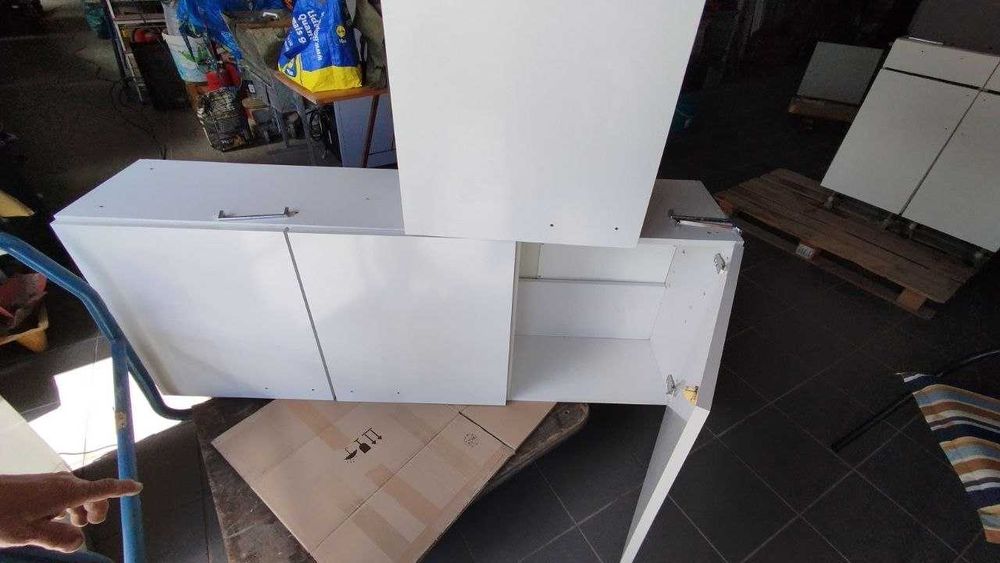 Móveis Bosch usados para cozinha/laboratório em bom estado