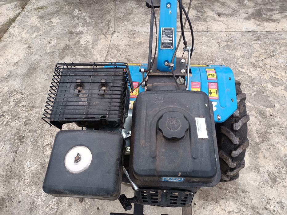 Мотоблок бензиновый ДТЗ 517БН, 17 состояние супер есть видео как работ