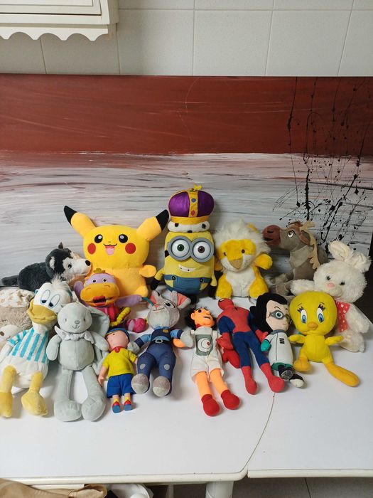 Peluches vários 16 unidades