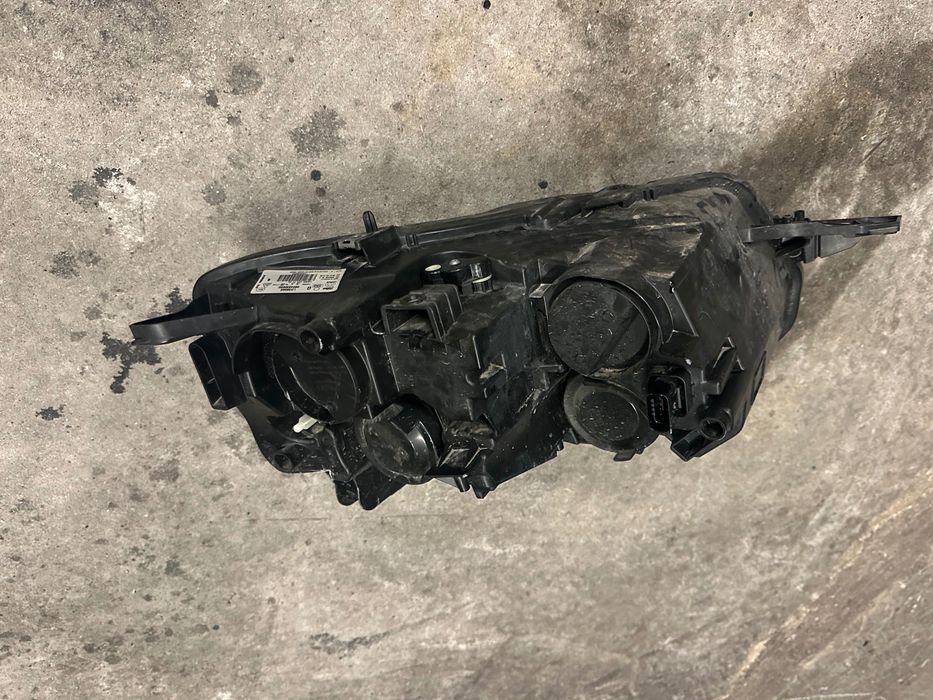 Ótica Esquerda Citroen Berlingo Novo modelo