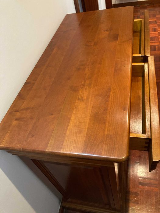 Móvel em cerejeira maciça