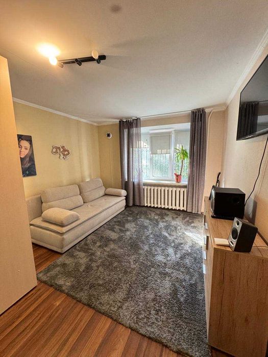 Продаж 1-кімнатної квартири гостиничного типу в затишному районі