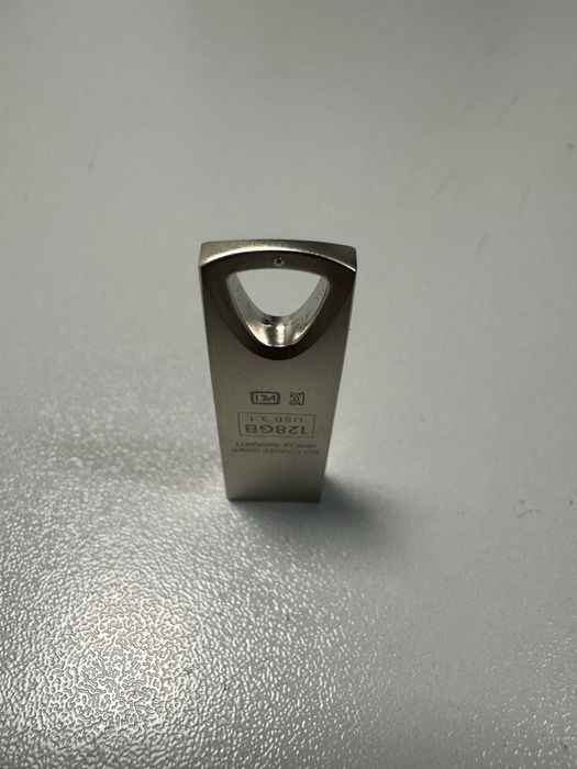 Оригінальна флешка Tesla 128 Gb