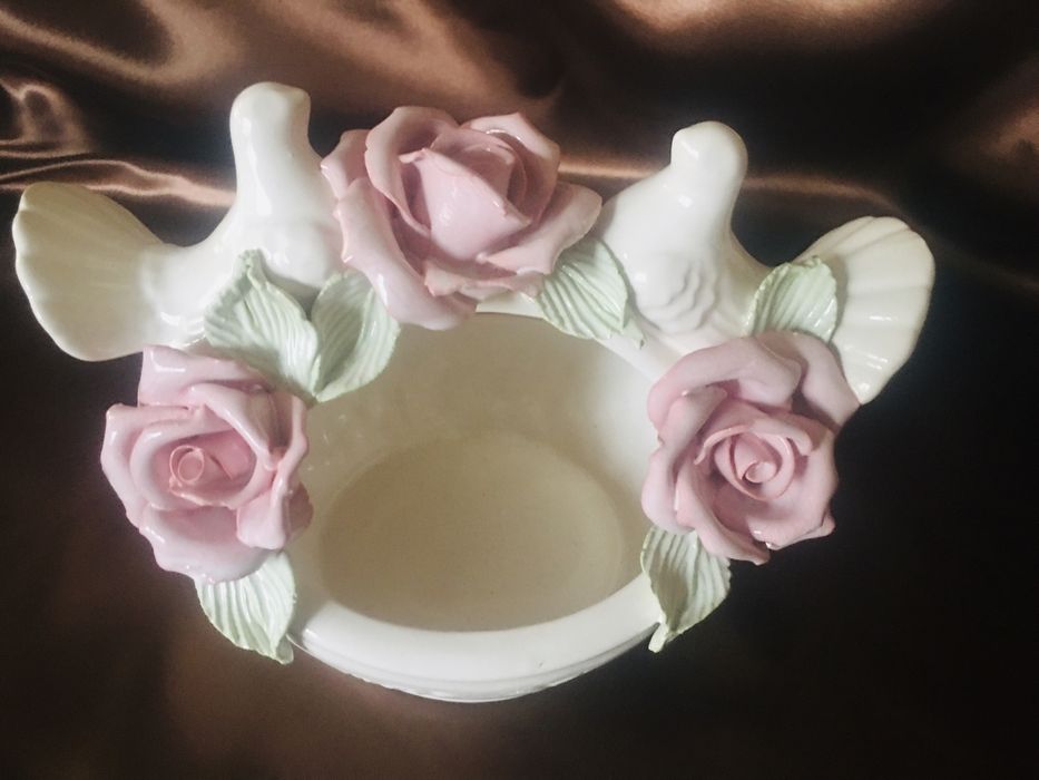Корзинка для украшений, лепнина розы,фарфор