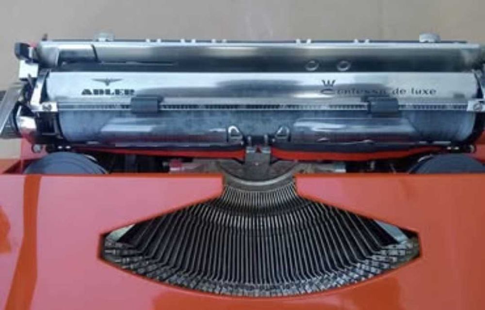 Máquina de escrever Adler