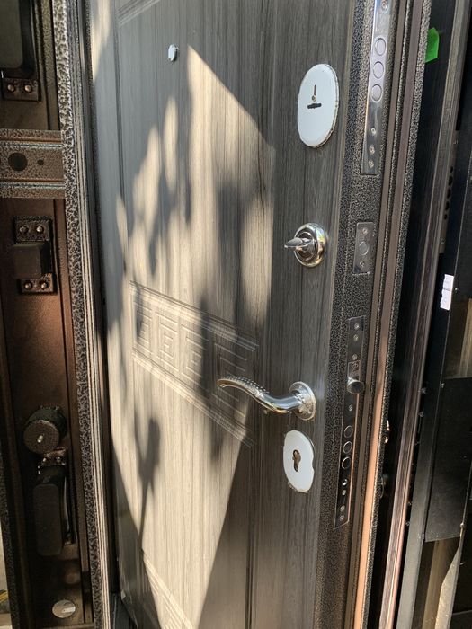 Входные двери от 3500. Экономки-2500