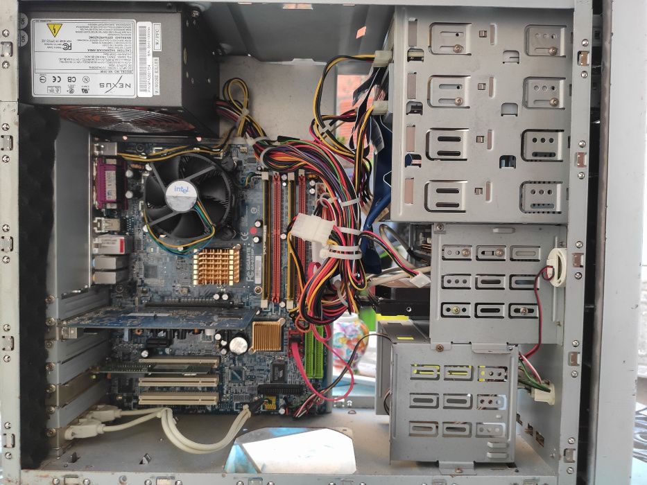 PC Nexus Chip7 - Pentium 4 3.4 GHZ, 4GB RAM e Nvidia Geforce 6200TC