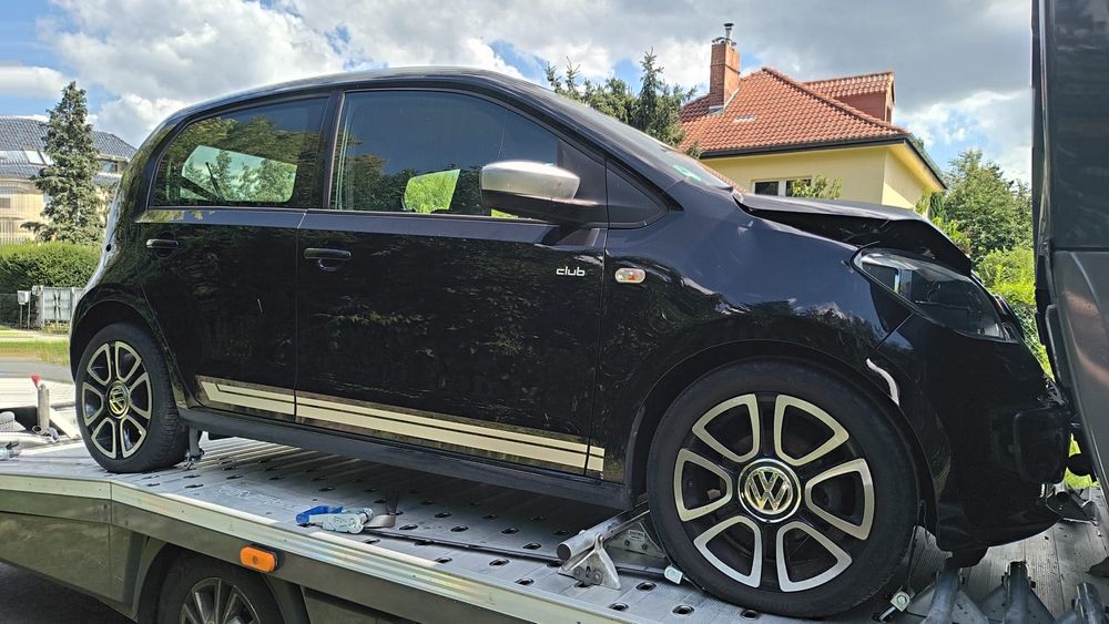 Uszkodzony Volkswagen UP 2015 rok 1.0 MPI/Wersja „CLUB”
