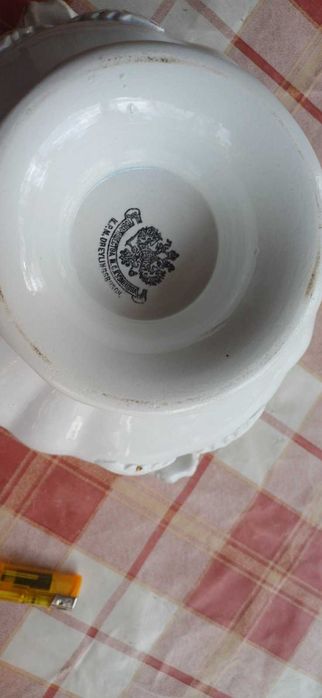 Супник Кузнецов, красивый без сколов, клеймо