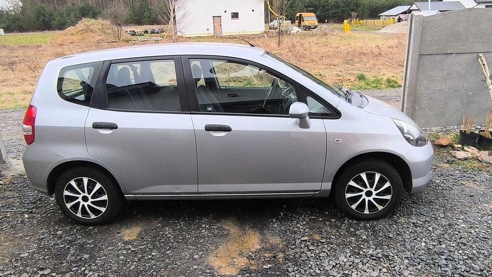 Samochód Honda Jazz 2004 rok