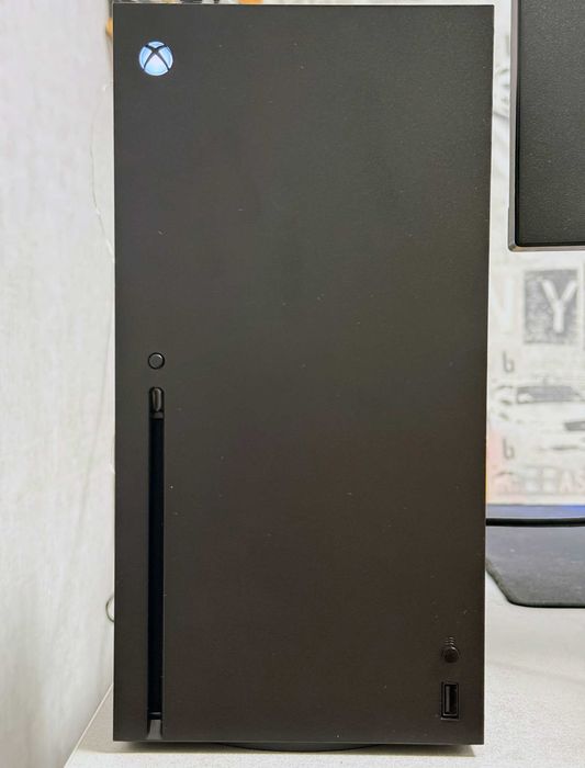 Ігрова консоль Microsoft Xbox Series X 1TB Black