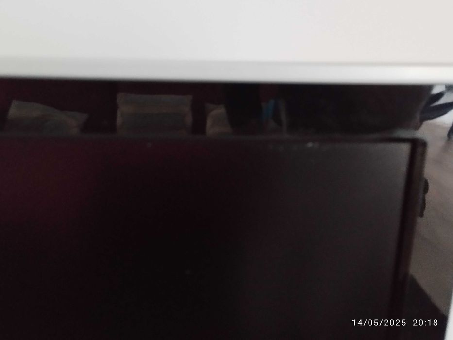 Televisão 42 LCD Profissional com ranhura SmartCard