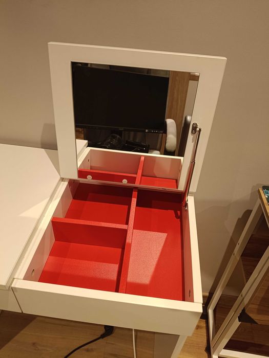 Toaletka Ikea Brimnes