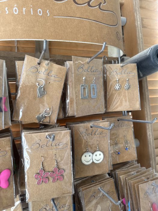 Coleccao de brincos de varias cores, efeitos e tamanhos