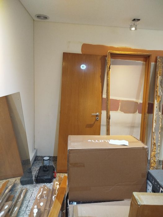 Portas em madeira, rodapé em madeira,arcos das portas,