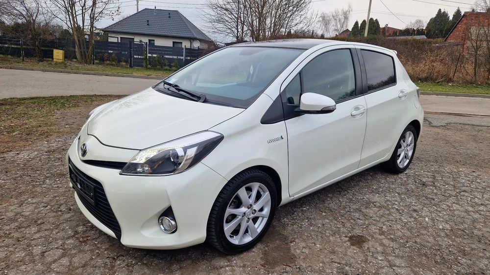 Toyota Yaris 1,5hybryda 75KM Automat *Bez rdzy* Perła! Mega wyposażenie! Śliczna!