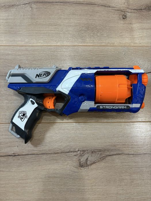 Nerf N-strike Elite Strongarm