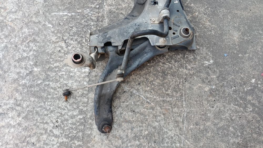 Charriot frente NISSAN Micra IV (K13)